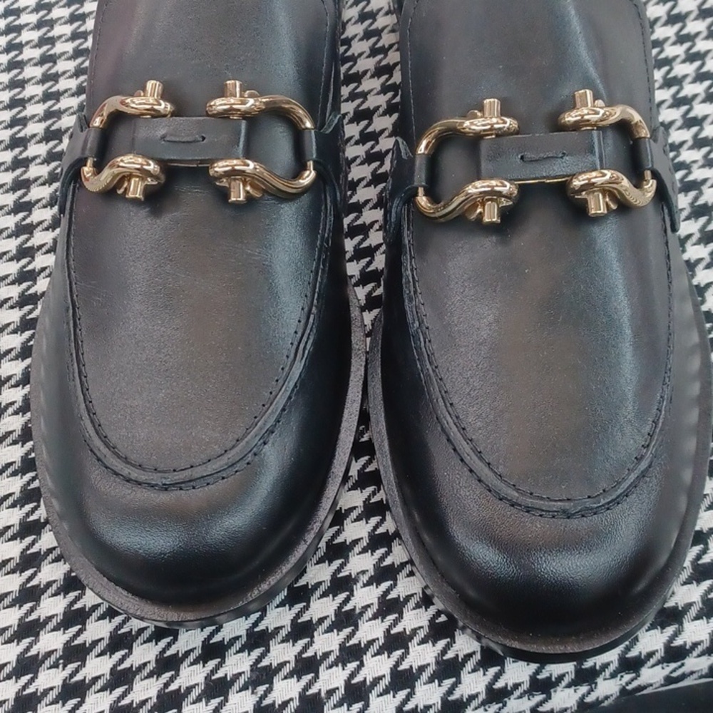 Arezzo Leather Loafers NWOB - Picture 2 of 9